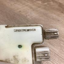 22305G   Front door lock Nissan Pathfinder R51