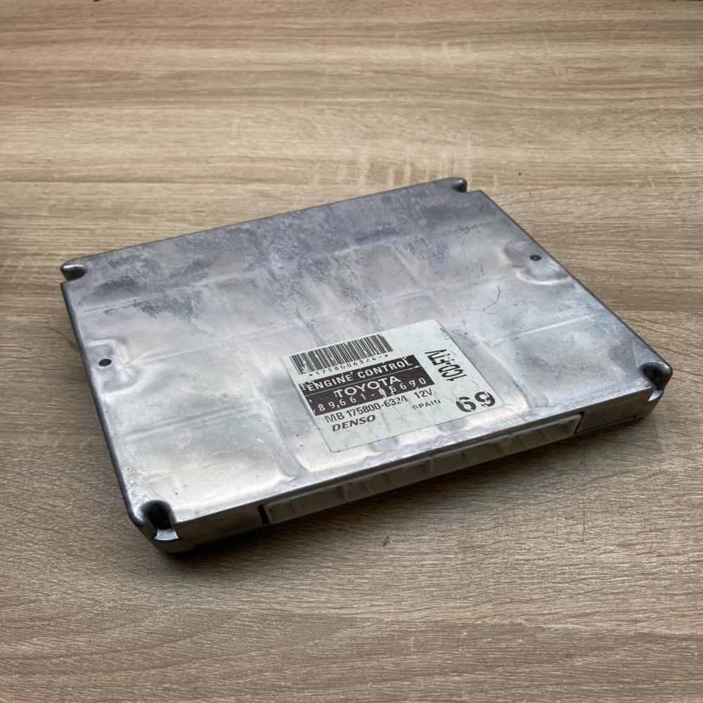 89661 05690 8966105690 MB175800 6324 Engine control unit/module ECU Toyota Avens