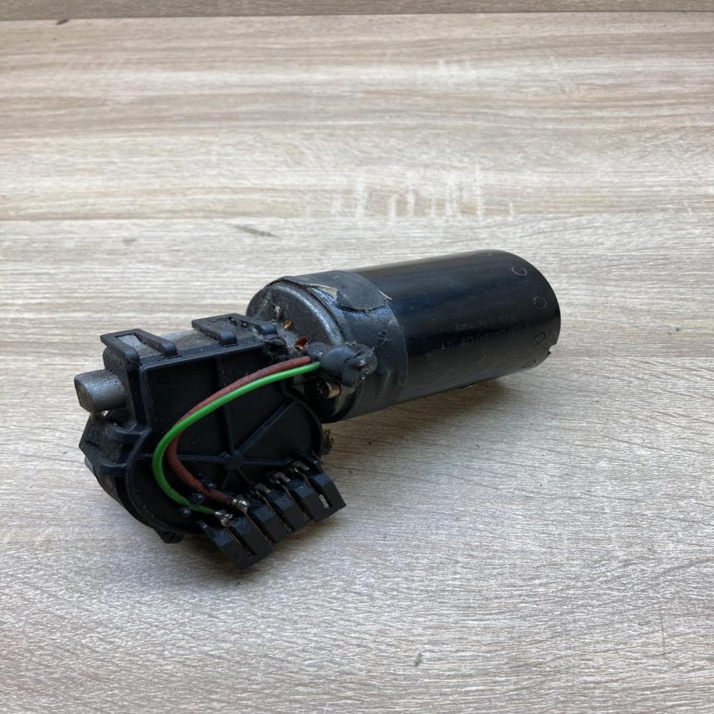 0390241170   Wiper motor Volvo S40, V40
