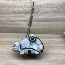 TOYOTA DOOR LOCK   Front door lock Toyota Avensis T220