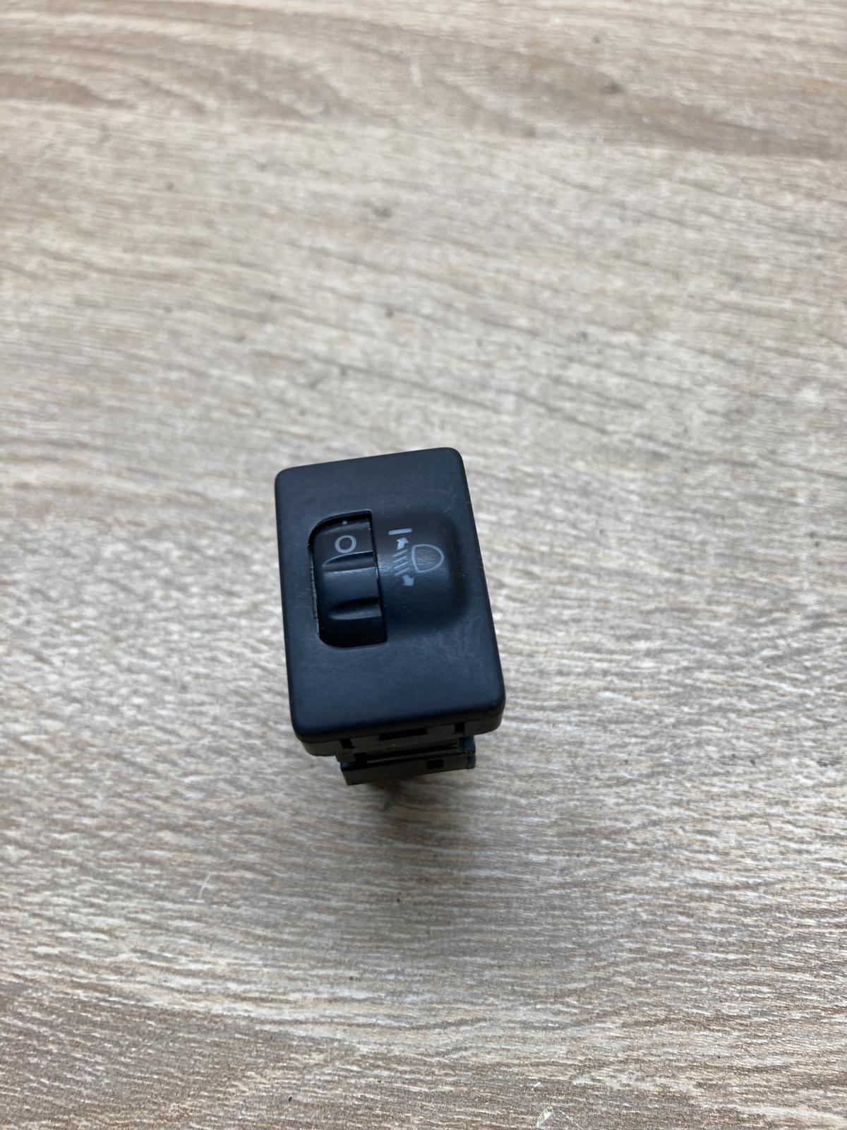 134159   Headlight level height control switch Toyota Prius (XW20)