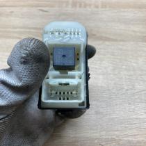 84030 13031 8403013031  Electric window control switch Toyota Corolla E120 E130