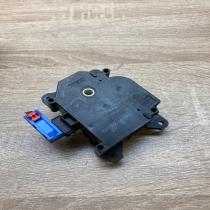 113800 2810   Air flap motor/actuator Toyota Auris 150