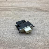 84810 05050 8481005050  Electric window control switch Toyota Avensis T250