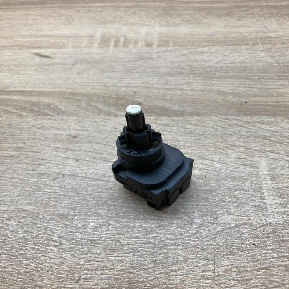 6Q0945511   Brake pedal sensor switch Volkswagen Polo IV 9N3