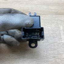25411 AV600 25411AV600  Electric window control switch Nissan Primera