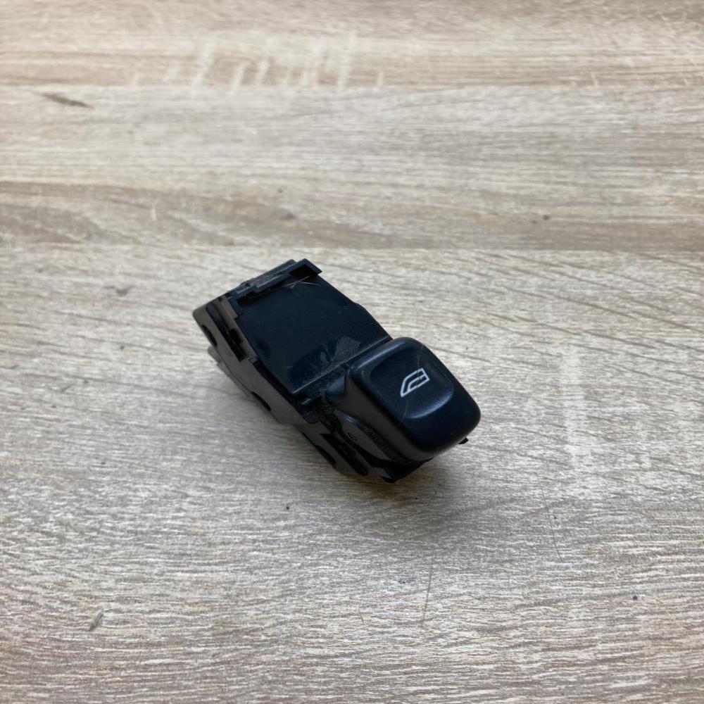 30658696   Electric window control switch Volvo XC90