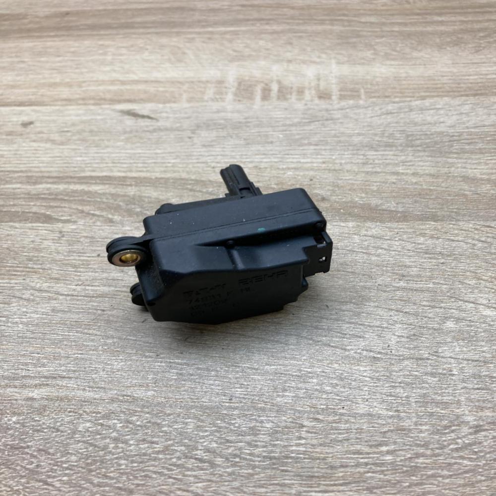 74931F 121202  Air flap motor/actuator Volvo S40