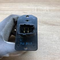 9U217   Heater blower motor/fan resistor Mazda 5