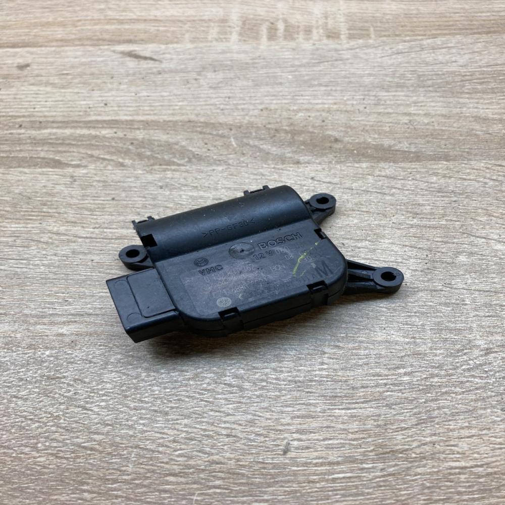 0132801362   Air flap motor/actuator Volkswagen PASSAT B6
