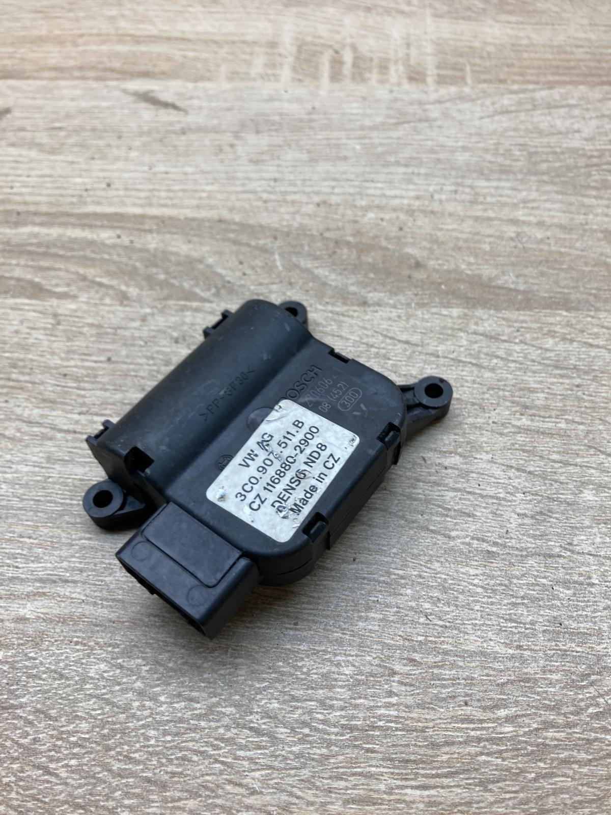 3C0907511B   Air flap motor/actuator Volkswagen PASSAT B6