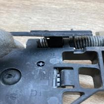 8200008431   Front door exterior handle/bracket Renault Laguna II