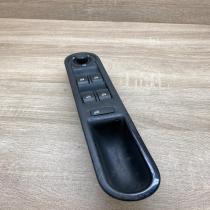 8200857523   Electric window control switch Renault Espace IV