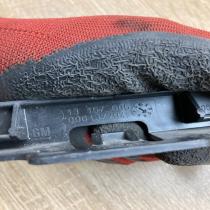 13157605   Front bumper mounting bracket Opel Zafira B