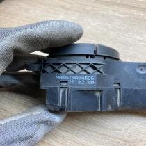 98AG19A945CG 98AG 19A945 CG  Windscreen/window heater switch Ford Focus