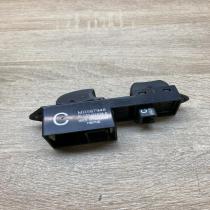 MR587946   Electric window control switch Mitsubishi Outlander