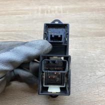 MR587946   Electric window control switch Mitsubishi Outlander
