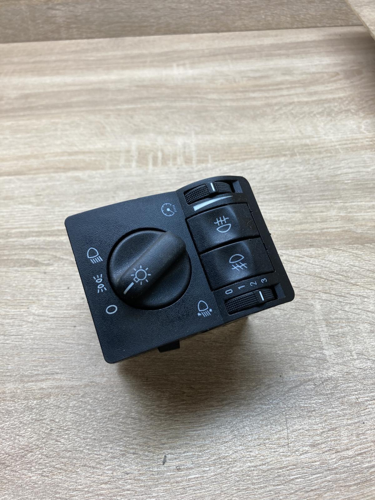 90561379   Light switch Opel Astra G