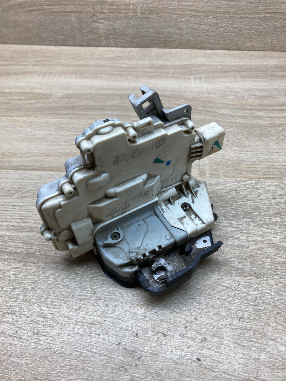 4F0839016   Rear door lock Audi A6 S6 C6 4F
