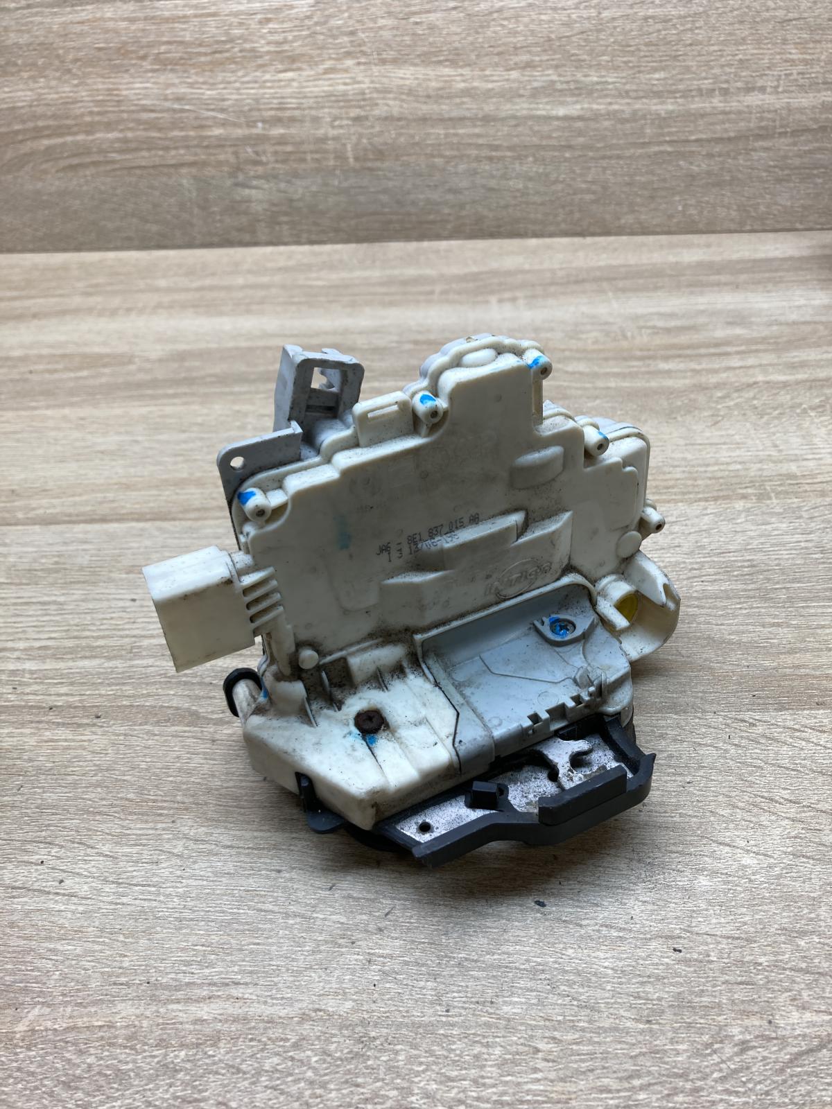 8E1837015AA   Front door lock Audi A4 S4 B7 8E 8H