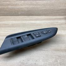 35750 T5R A112 M1 35750T5RA112M1  Electric window control switch Honda Fit III