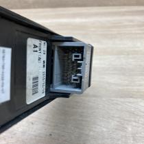 35750 T5R A112 M1 35750T5RA112M1  Electric window control switch Honda Fit III