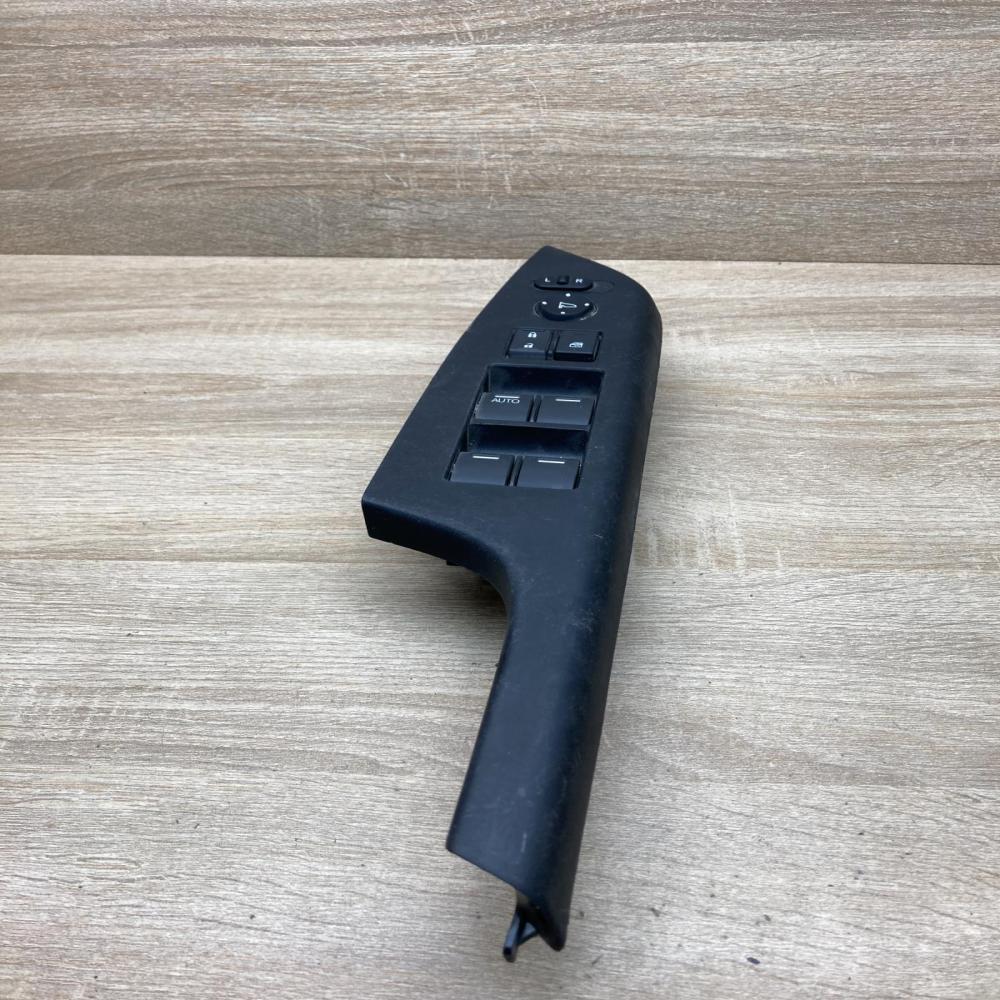 83591 10JA A011 8359110JAA011  Electric window control switch Honda CR-V