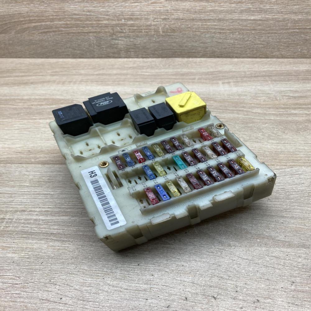 98AG14A073CH 98AG 14N089 AA  Fuse module Ford Focus