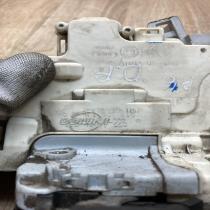 4F1837016   Front door lock Audi A6 S6 C6 4F