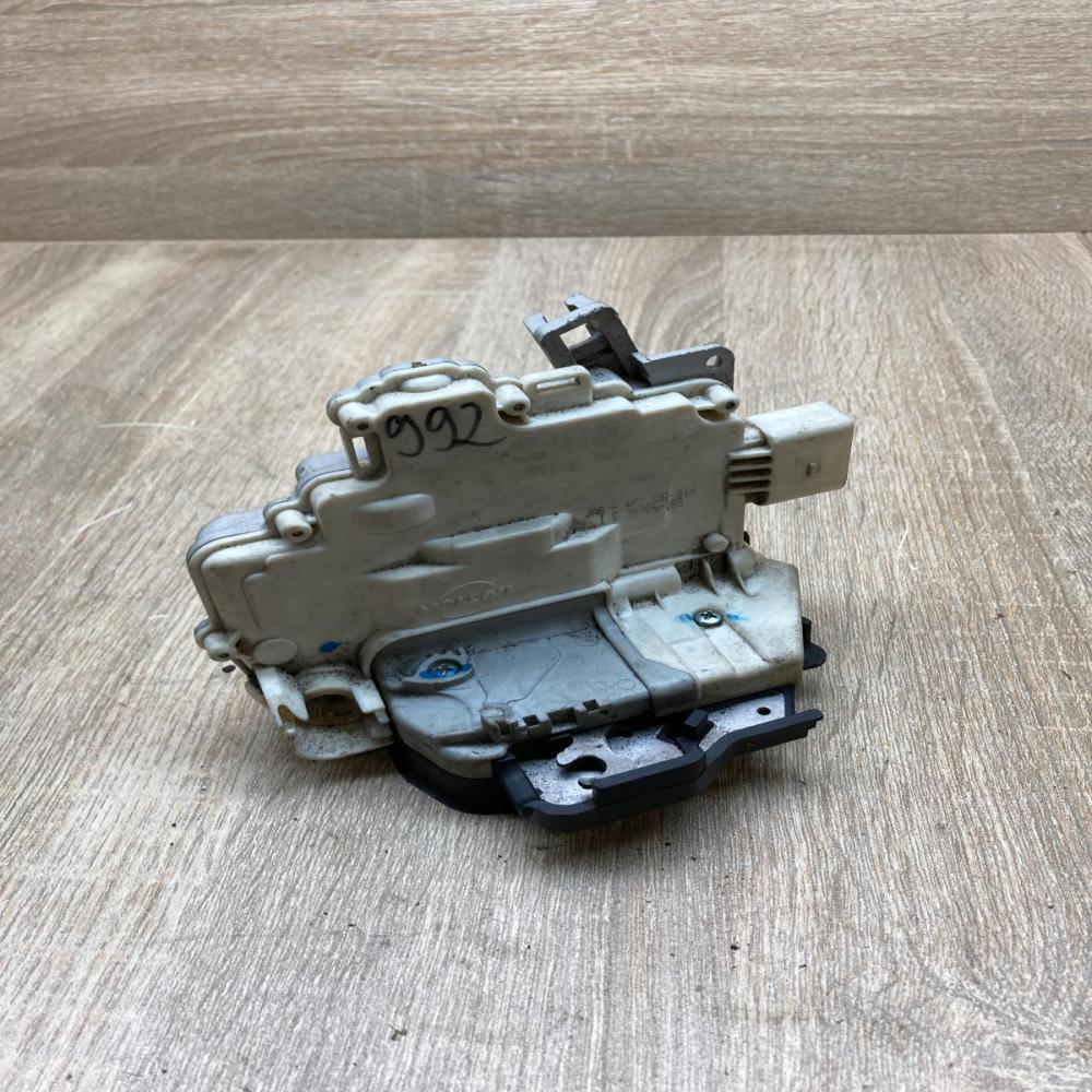 4F2837016   Front door lock Audi A6 S6 C6 4F