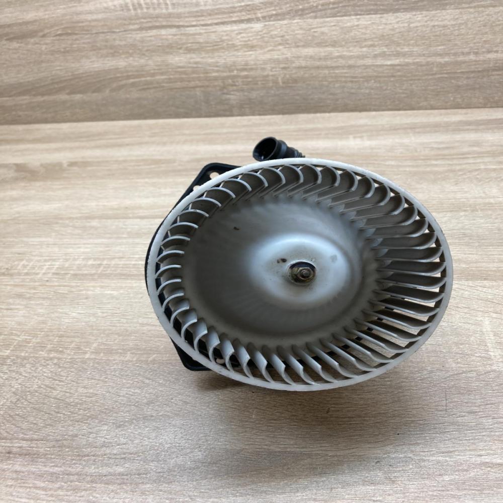 081040 J2711X   Heater fan/blower Nissan Primera