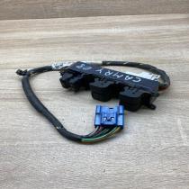 515296 82156 06010 F00  Electric window control switch Toyota Camry