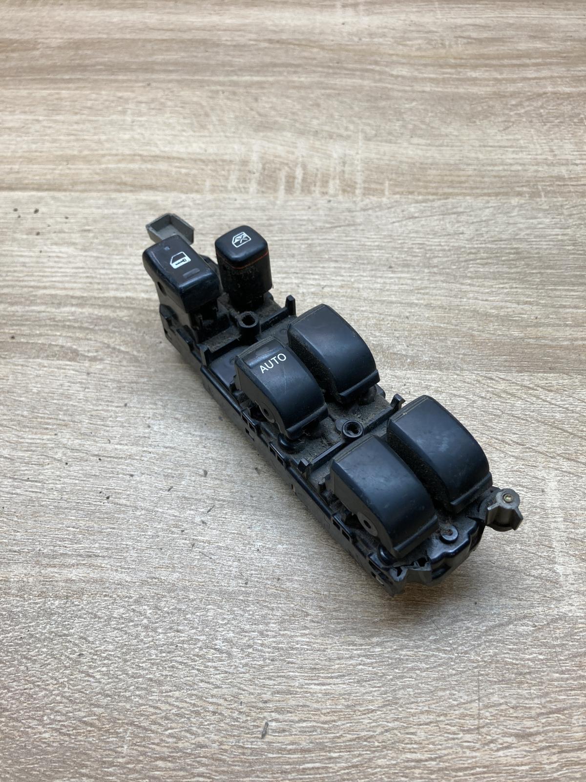 84040 48050 8404048050  Electric window control switch Toyota Highlander XU20