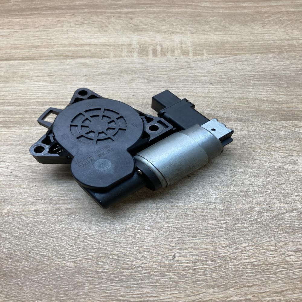 GJ6A5958X   Rear door window regulator motor Mazda 6