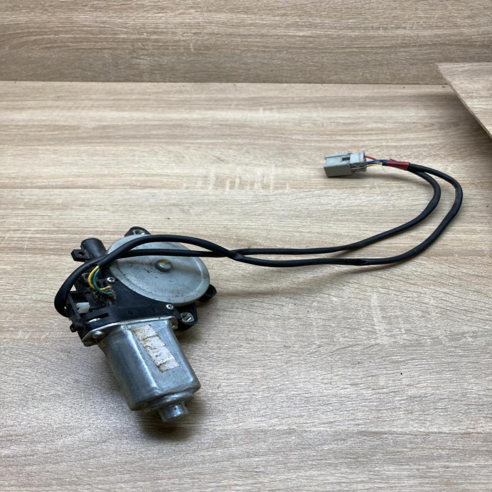 3444382 1658412A  Seat adjustment motor Subaru B9 Tribeca