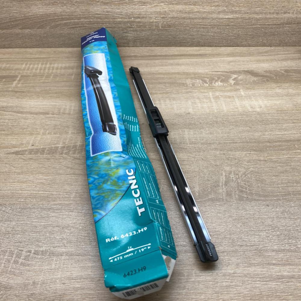 6423H9   Windshield/front glass wiper blade Peugeot Bipper
