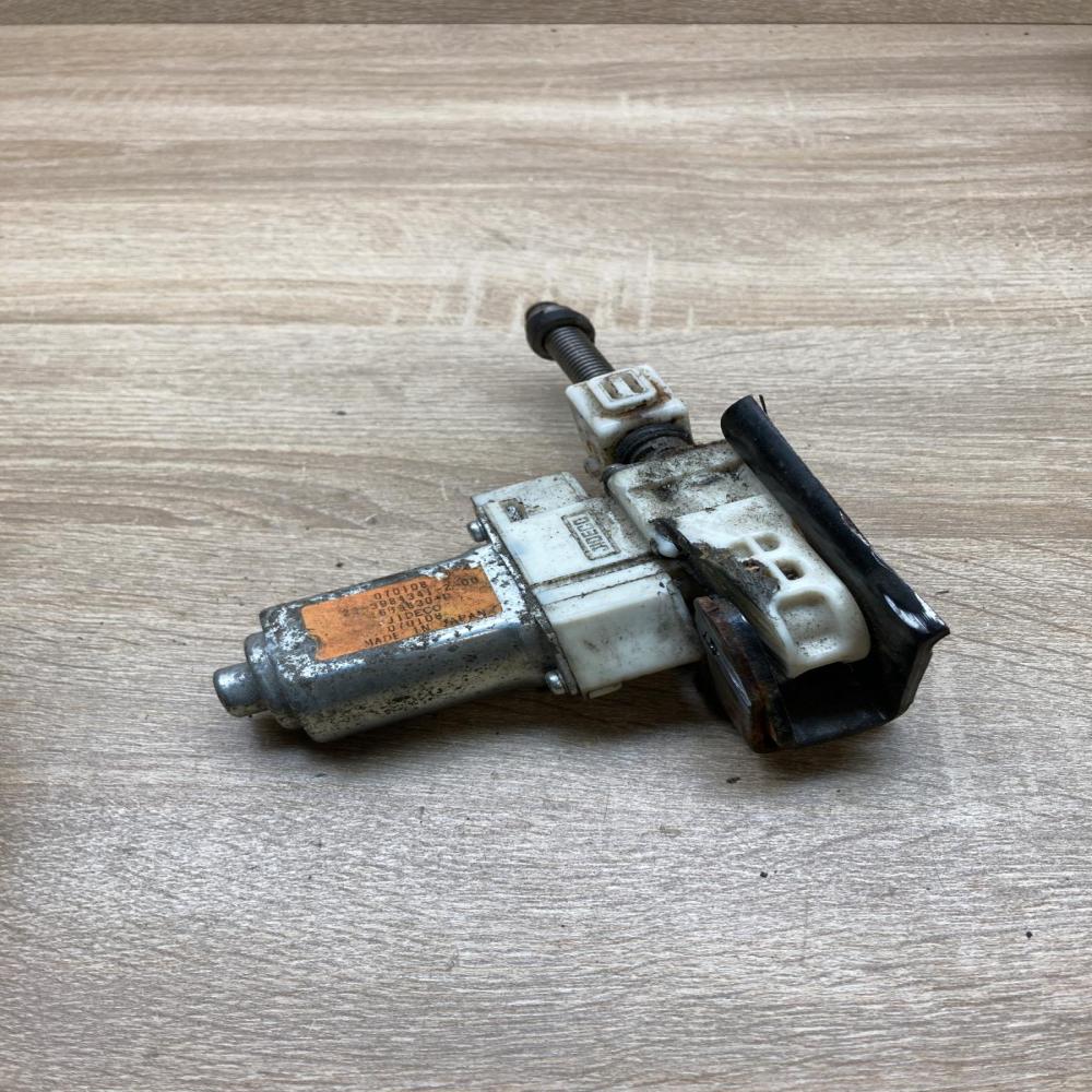 1658630D 3984341 Left side Seat adjustment motor Subaru B9 Tribeca