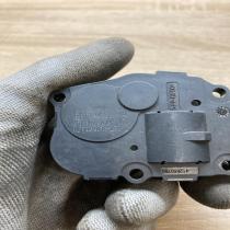 CZ113930 071 EFB332  Air flap motor/actuator BMW 1 E81 E87