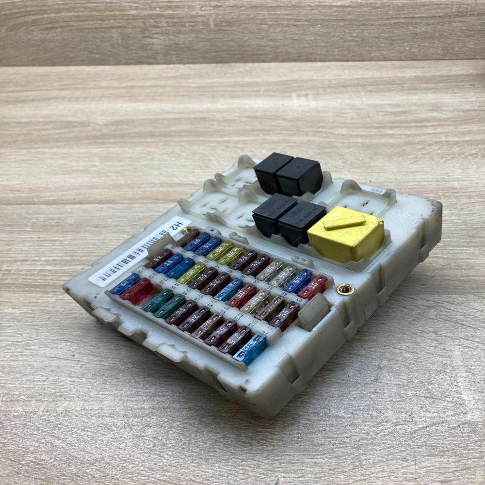 F57B 14B192 AA F57B14B192AA  Fuse module Ford Focus