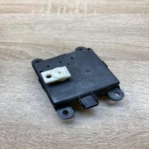 3K010 30840   Air flap motor/actuator Nissan Qashqai