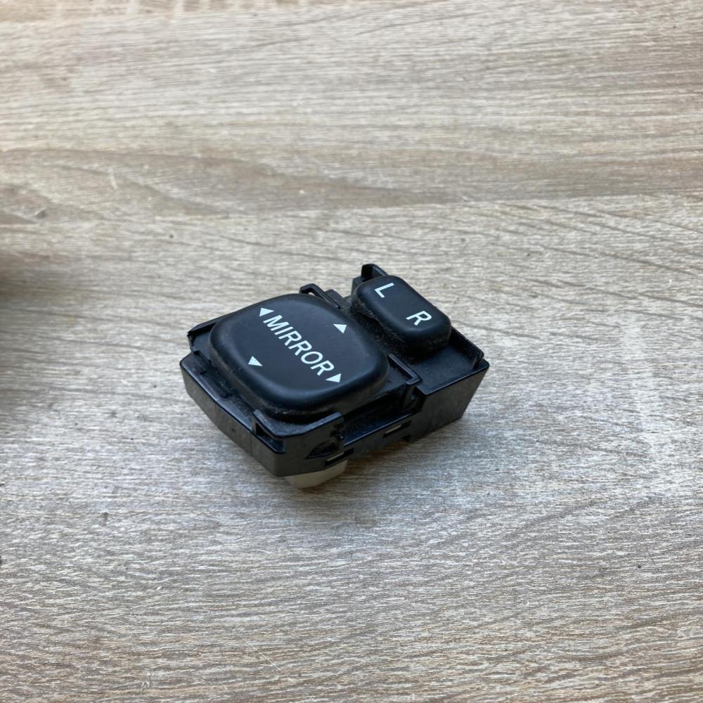183574   Wing mirror switch Toyota Yaris