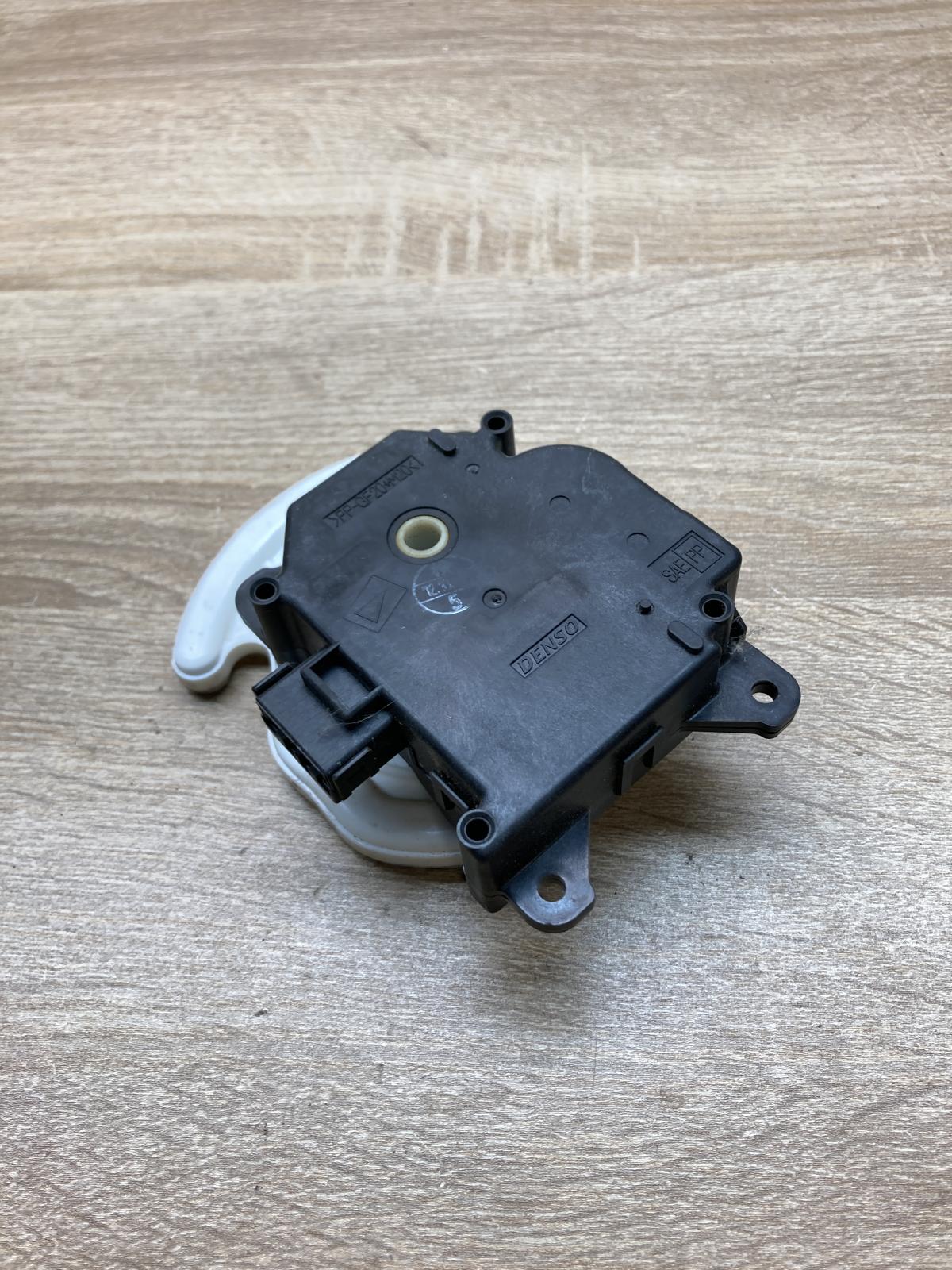 Honda Accord   Air flap motor/actuator Honda Accord