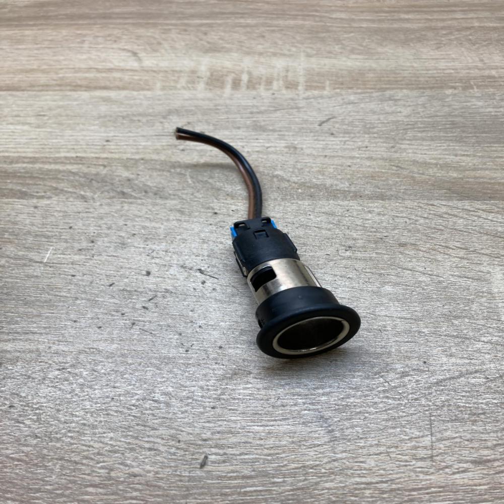 PEUGEOT 12V SOCKET   12 V Socket (front) Peugeot 406