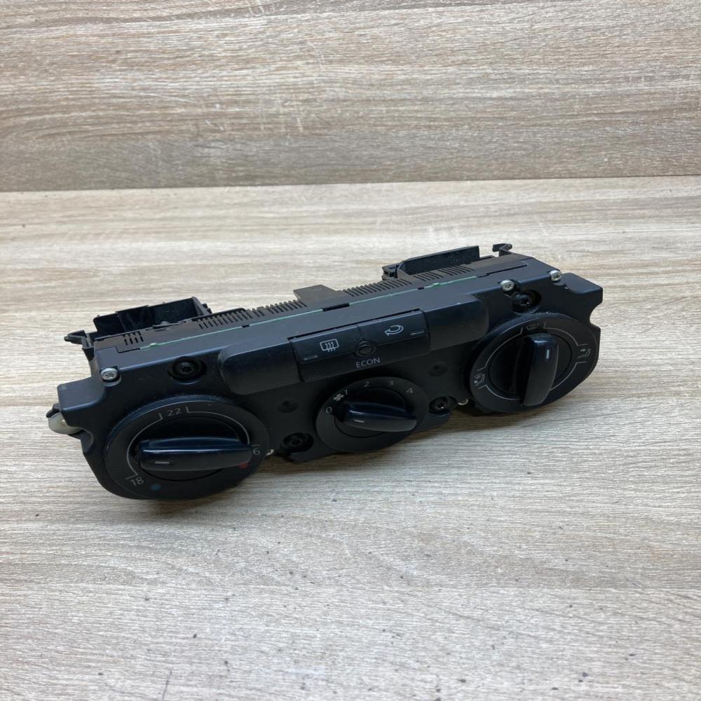 537011CF 00040226  Climate control unit Volkswagen Golf V