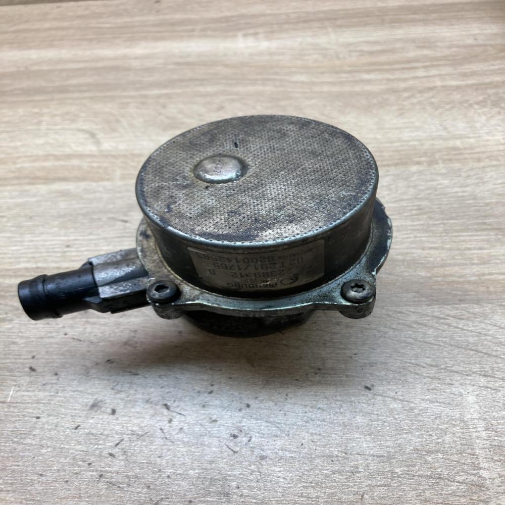 8200113585   Vacuum pump Renault Kangoo I