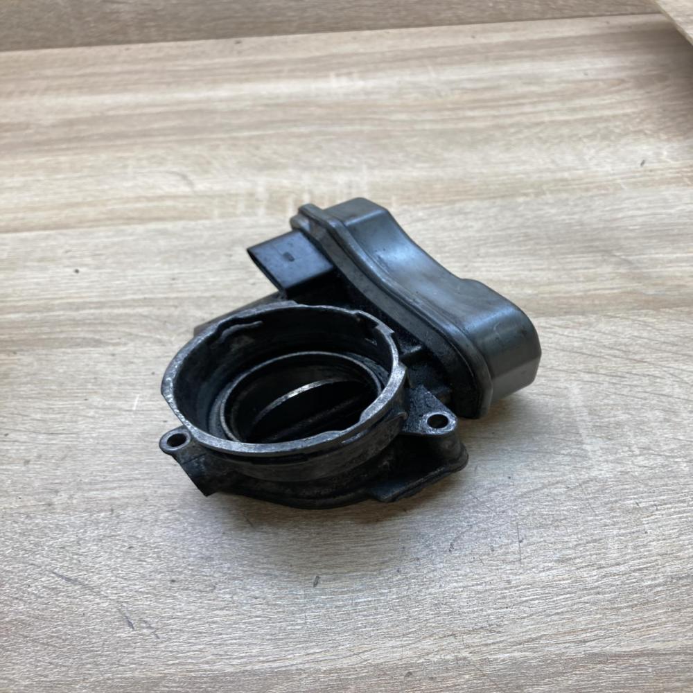 03G128063B   Engine shut-off valve Volkswagen PASSAT B6