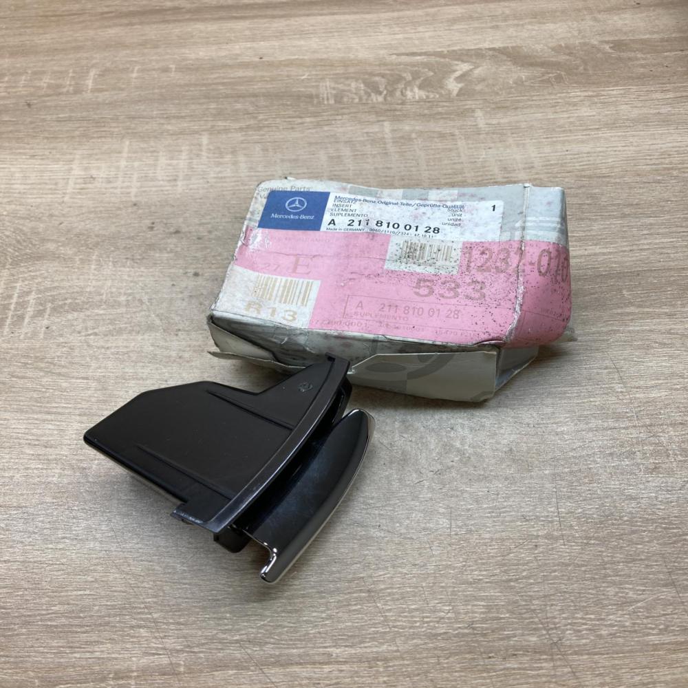 A2118100128   Rear door ashtray Mercedes-Benz E W211