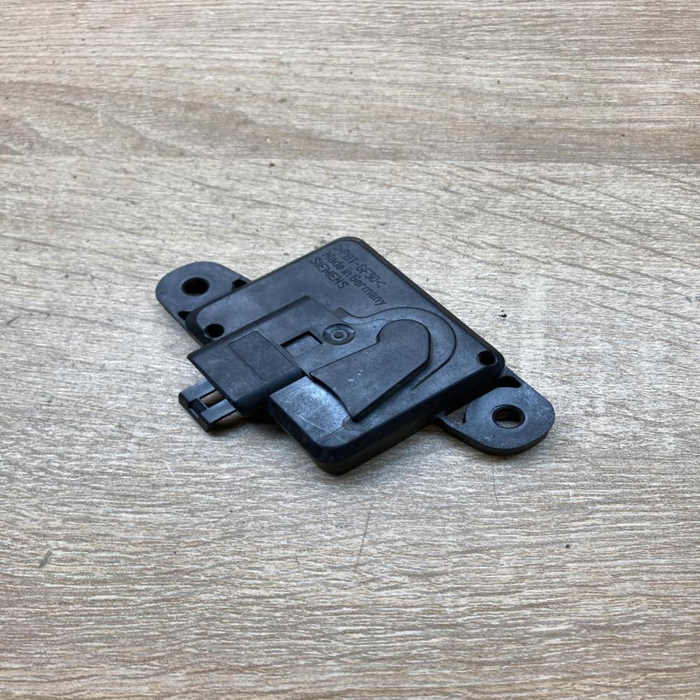 09133263   Airbag deployment crash/impact sensor Opel Zafira A