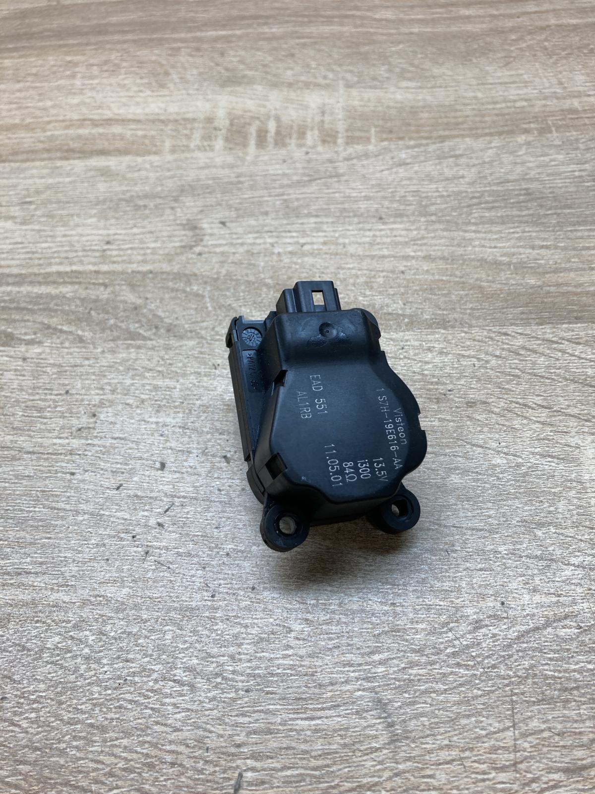 1S7H 19E616 AA 1S7H19E616AA  Air flap motor/actuator Ford Mondeo Mk III