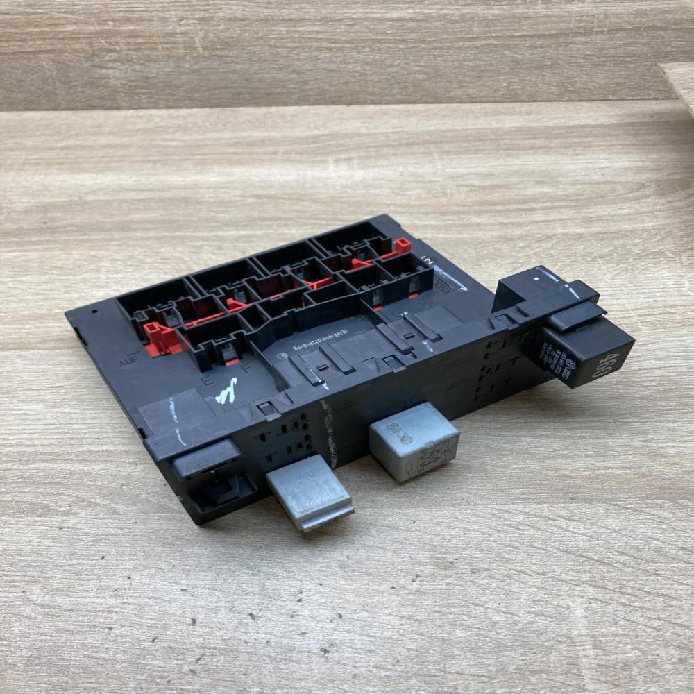 3C8937049E   Comfort/convenience module Volkswagen PASSAT B6